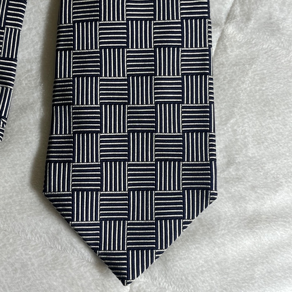Kilgour, French & Stanbury Tie Black White Purple